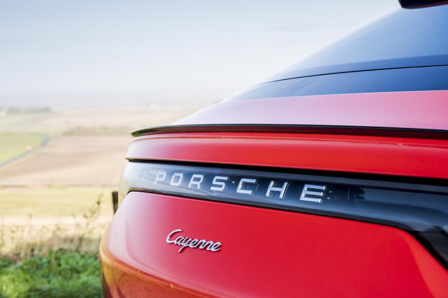  Porsche Cayenne Coupe 2019 года  (UK) (фото 17 из 40)